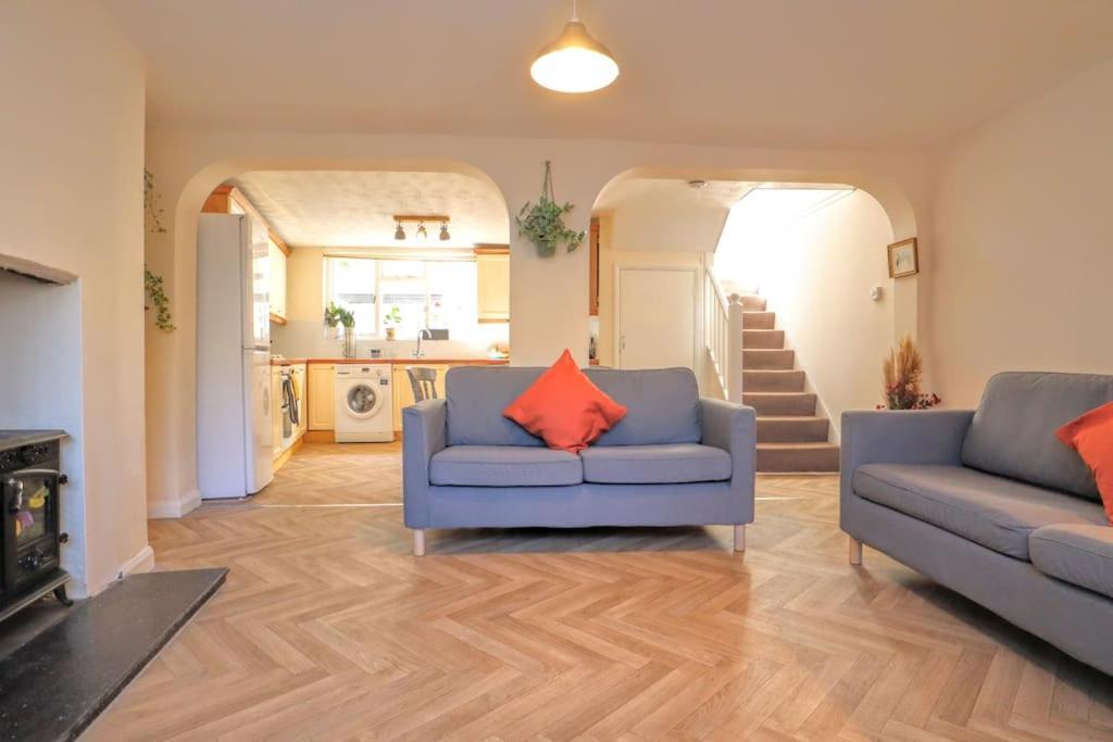 4 Bed Home 3 Mins From Harbour + Sandy Beach โฟล์กสตัน ภายนอก รูปภาพ