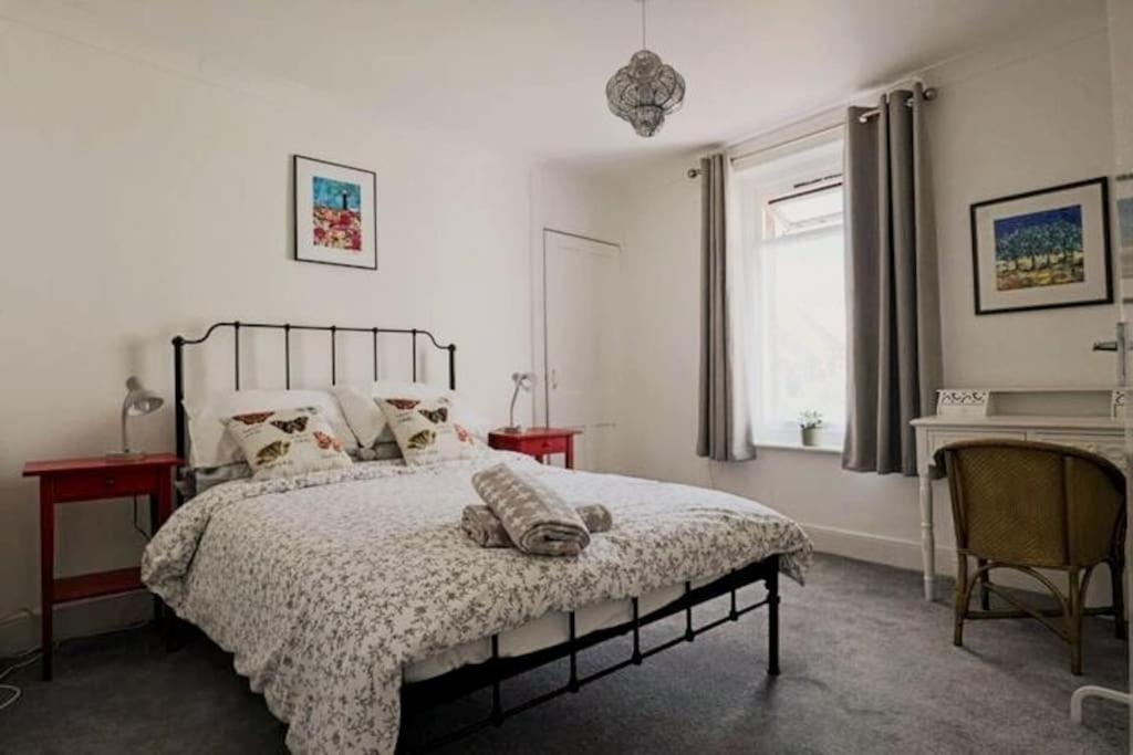 4 Bed Home 3 Mins From Harbour + Sandy Beach โฟล์กสตัน ภายนอก รูปภาพ