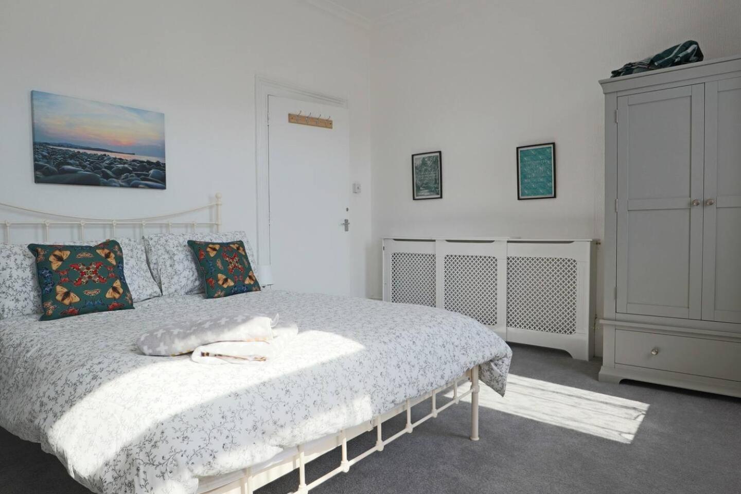 4 Bed Home 3 Mins From Harbour + Sandy Beach โฟล์กสตัน ภายนอก รูปภาพ