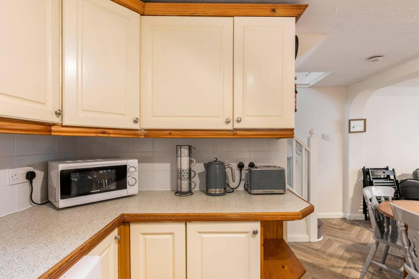 4 Bed Home 3 Mins From Harbour + Sandy Beach โฟล์กสตัน ภายนอก รูปภาพ