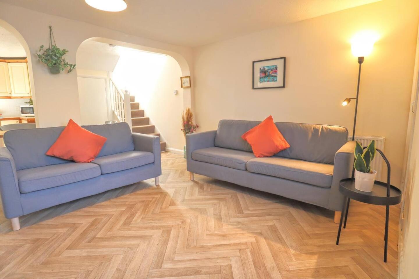 4 Bed Home 3 Mins From Harbour + Sandy Beach โฟล์กสตัน ภายนอก รูปภาพ